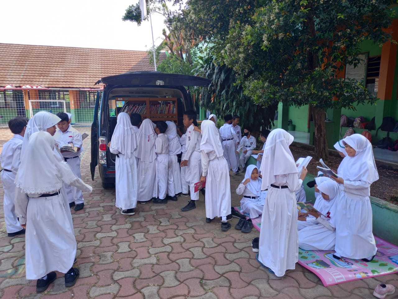 Pelayanan Perpustakaan Keliling Bulan September